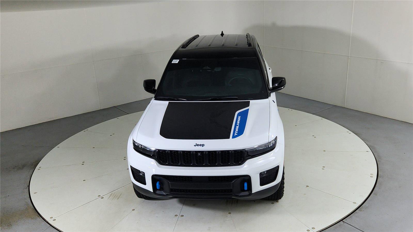 Used 2024 Jeep Grand Cherokee Trailhawk w/ Luxury Tech Group III image 14