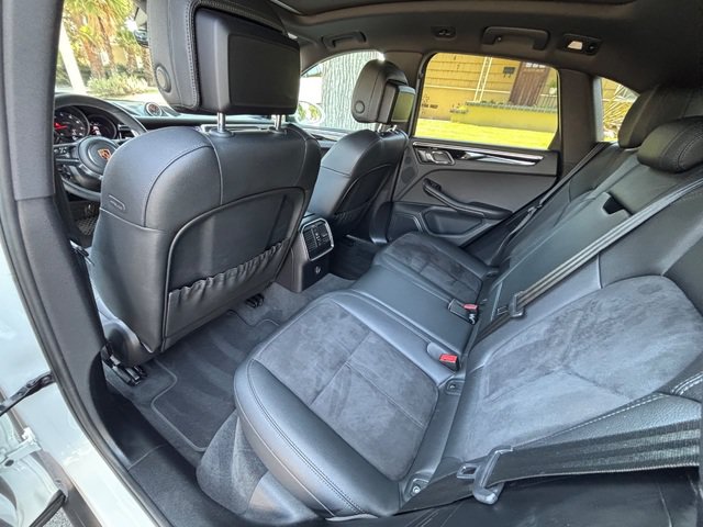 Used 2019 Porsche Macan AWD/4WD image 35