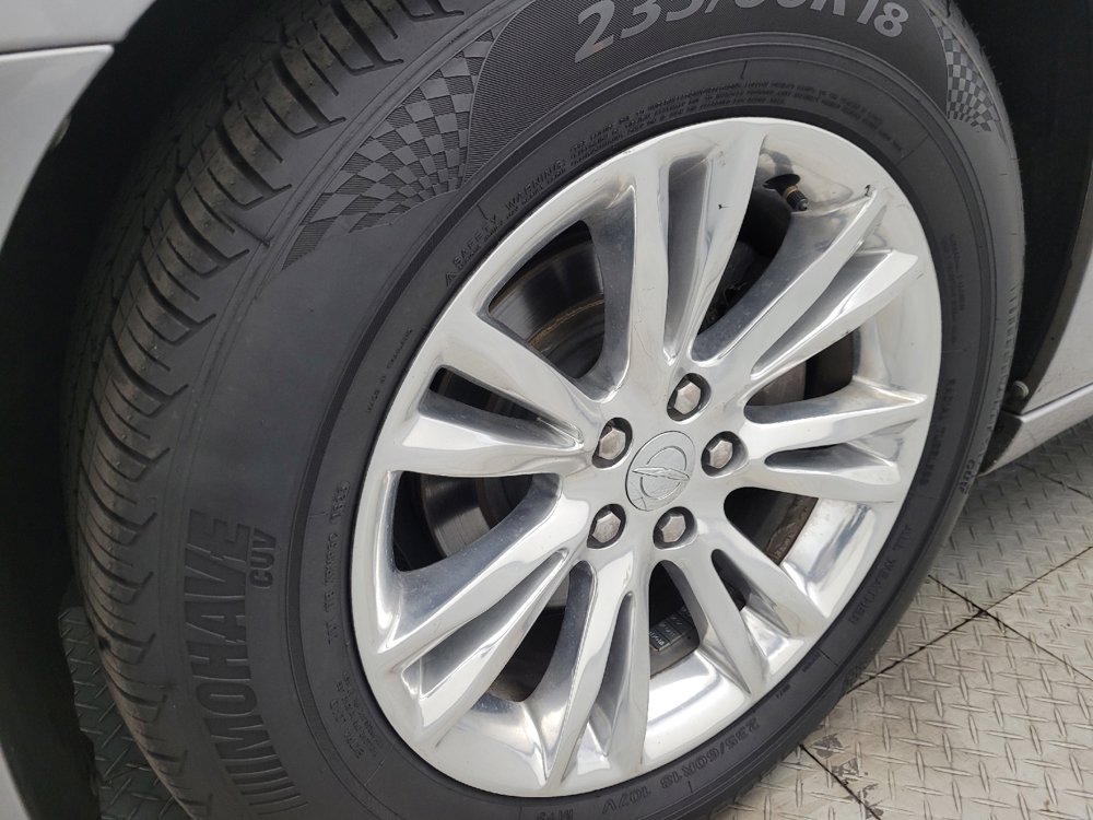 Used 2017 Chrysler 300 C image 31