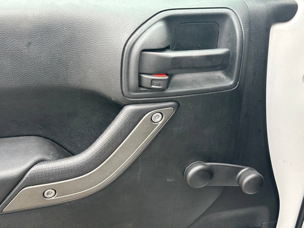 Used 2018 Jeep Wrangler Sport AWD/4WD image 16