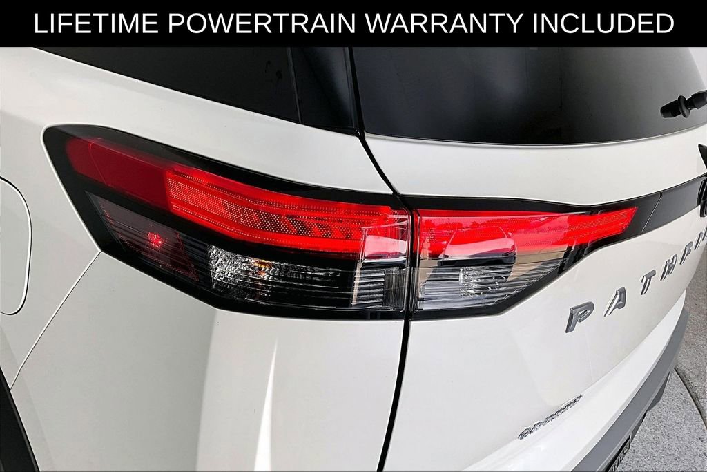 Used 2023 Nissan Pathfinder Platinum w/ Cargo Package AWD/4WD image 43