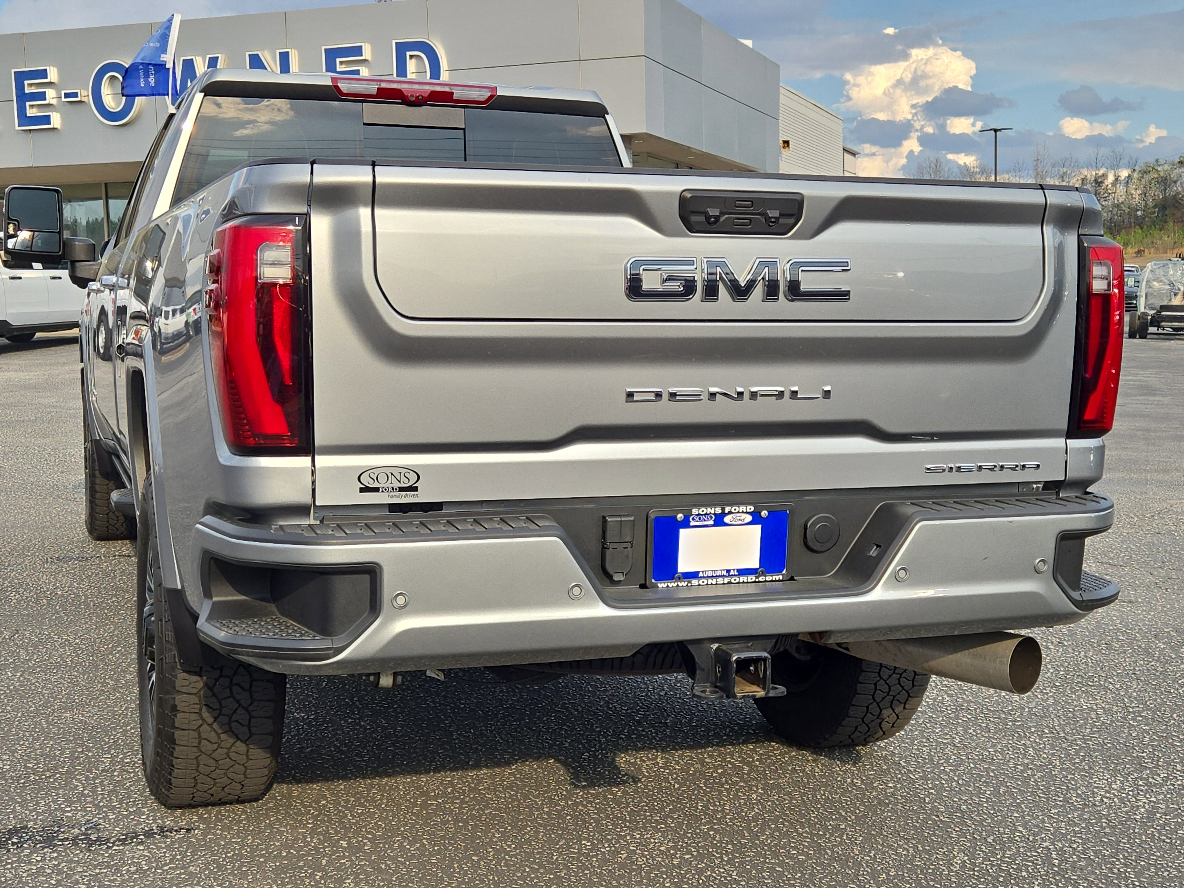 Used 2026 GMC Sierra 3500 Denali Ultimate image 10