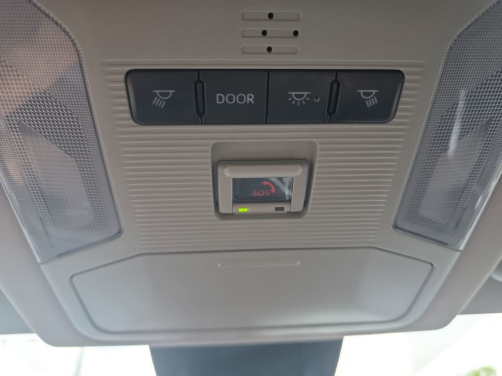 Used 2025 Toyota RAV4 XLE AWD/4WD image 30
