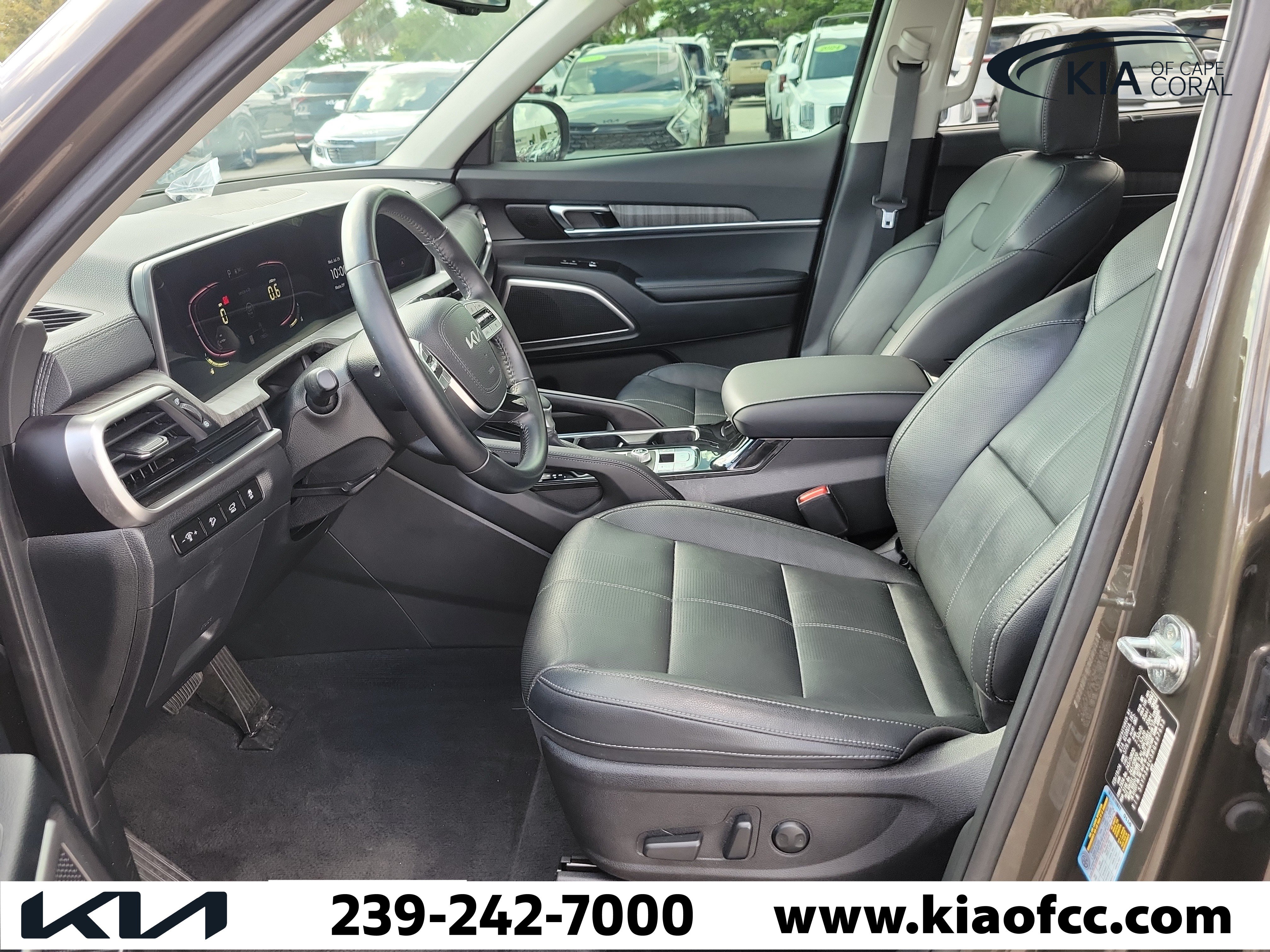 Certified 2024 Kia Telluride EX w/ EX Captain's Chair Package FWD image 22