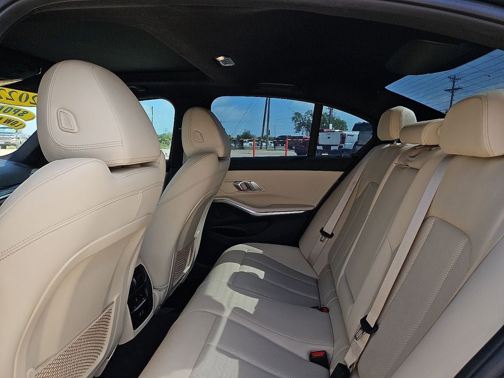 Used 2022 BMW 330i Sedan w/ Convenience Package RWD image 16