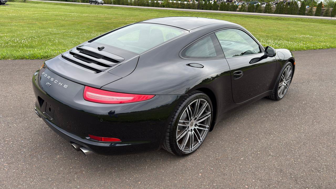Used 2016 Porsche 911 Carrera Black Edition RWD image 27