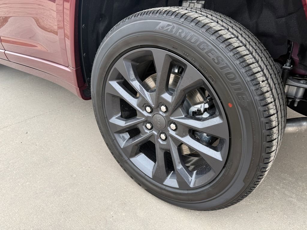 New 2026 Jeep Grand Cherokee L Limited AWD/4WD image 9