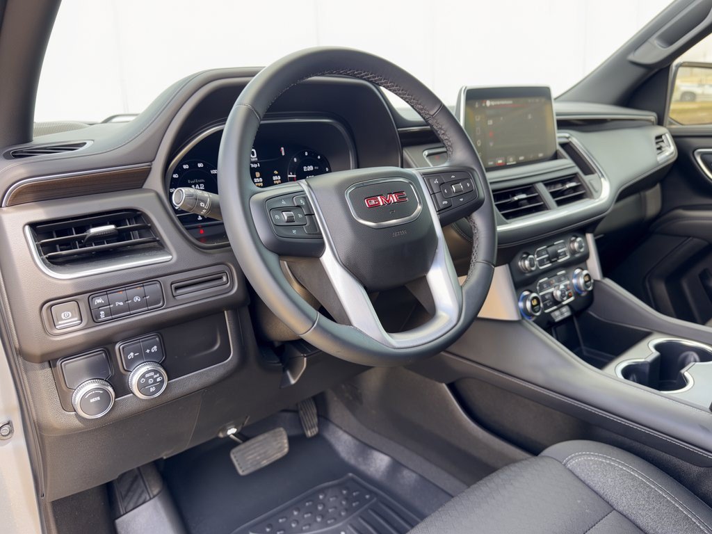 Used 2023 GMC Yukon SLE RWD image 4