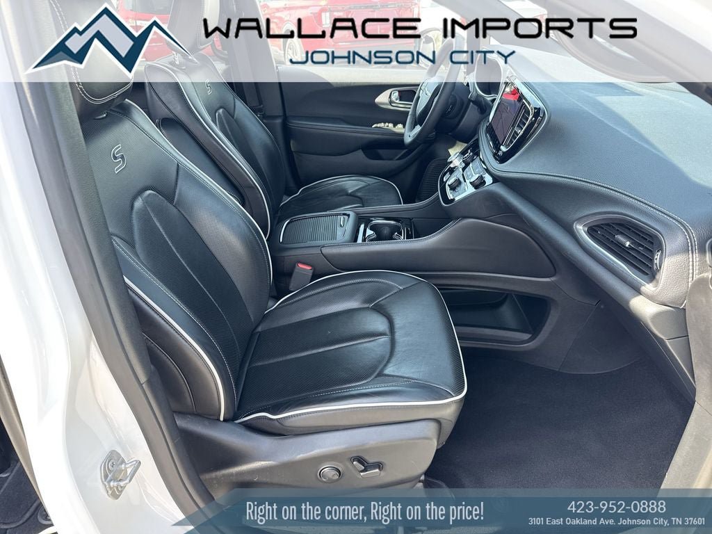 Used 2025 Chrysler Pacifica Limited FWD image 37