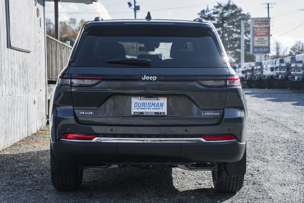 New 2025 Jeep Grand Cherokee Laredo X w/ MOPAR Finishing Package image 5