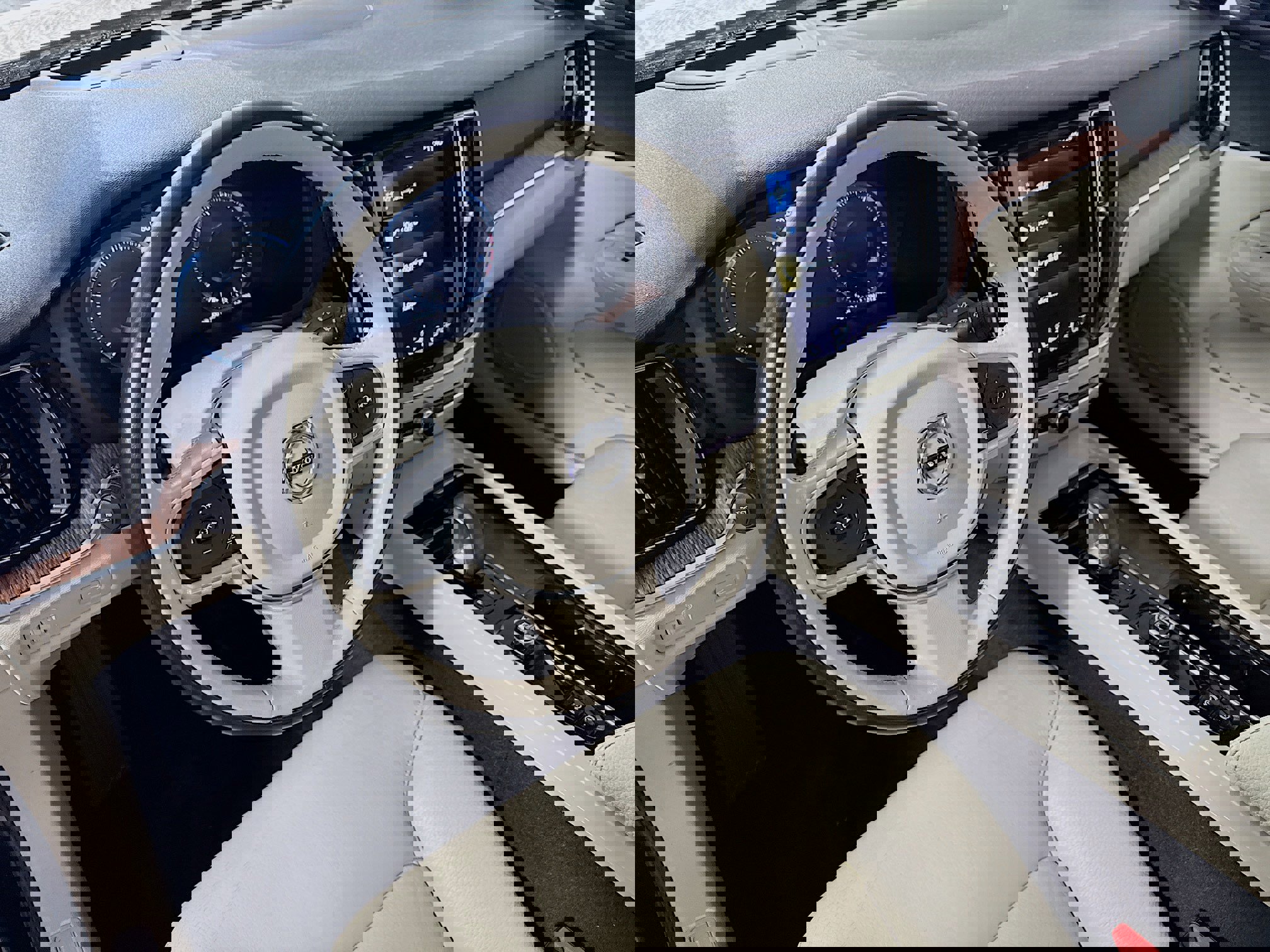 Used 2022 Volvo S60 B5 Momentum image 13