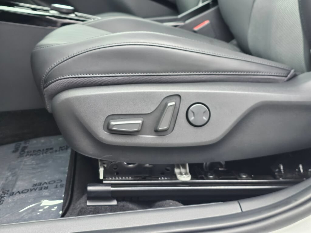 Certified 2023 Kia Niro Wind w/ Wind Preserve Package FWD image 36