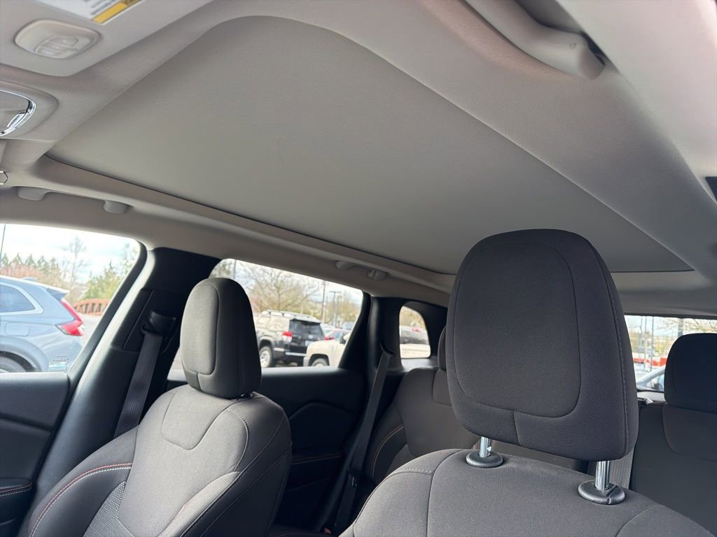 Used 2017 Jeep Cherokee 75th Anniversary image 11