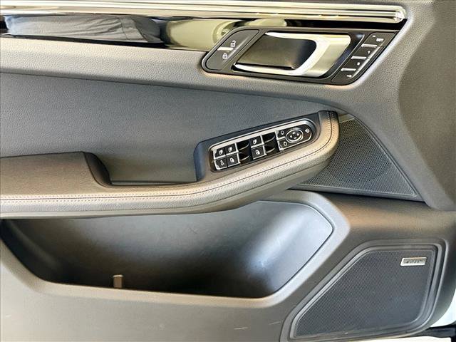 Certified 2026 Porsche Macan AWD/4WD image 11