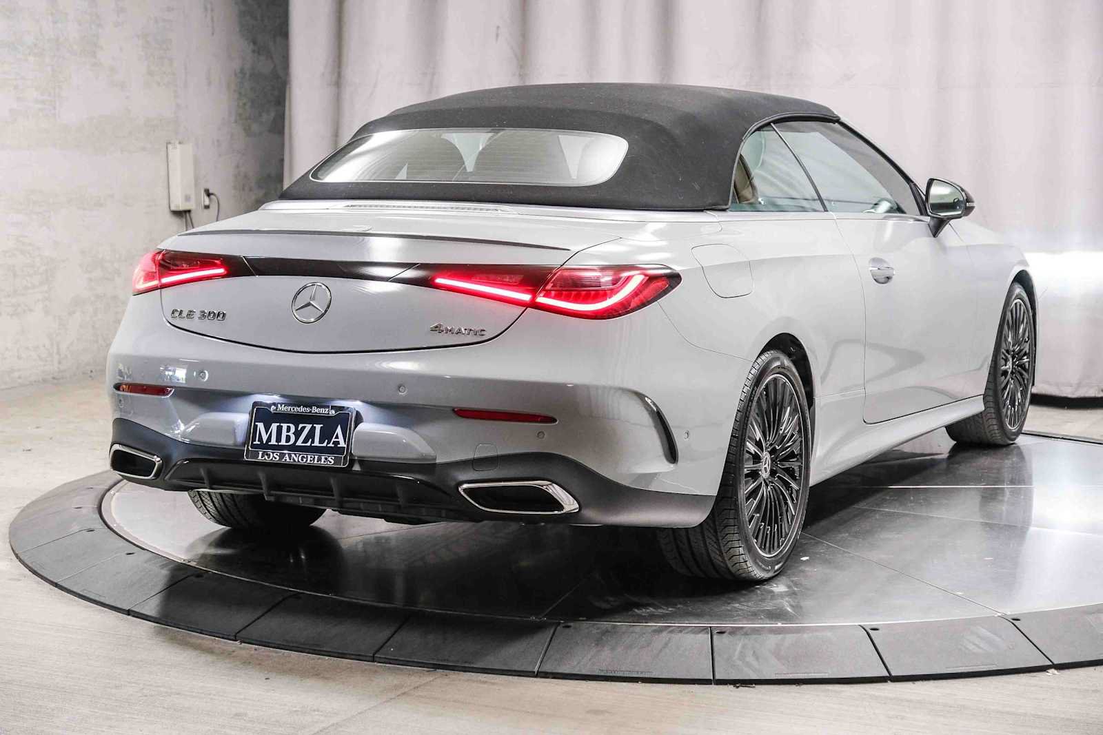 Certified 2026 Mercedes-Benz CLE 300 4MATIC Cabriolet image 4