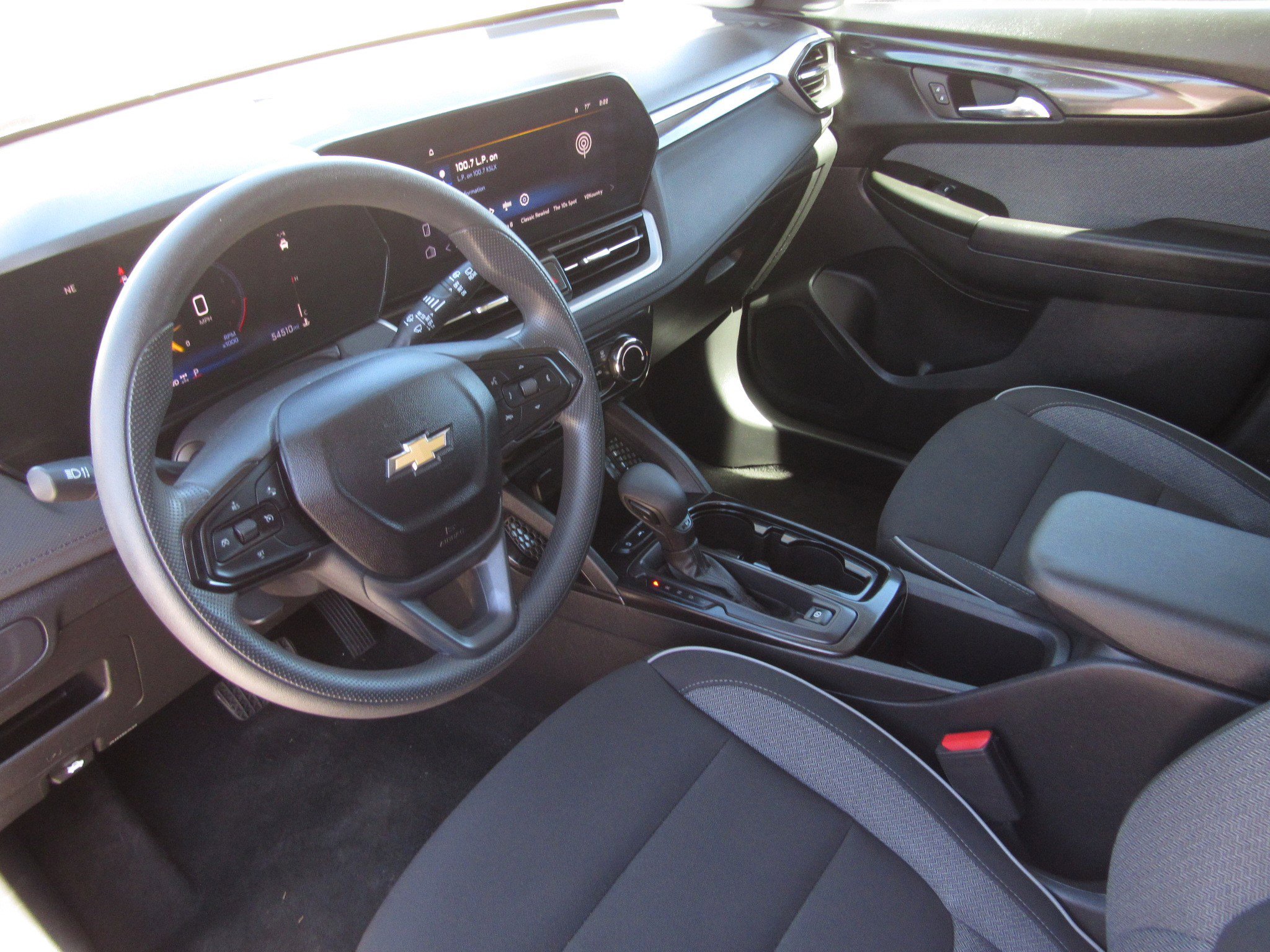 Used 2024 Chevrolet TrailBlazer LT w/ Driver Confidence Package AWD/4WD image 15