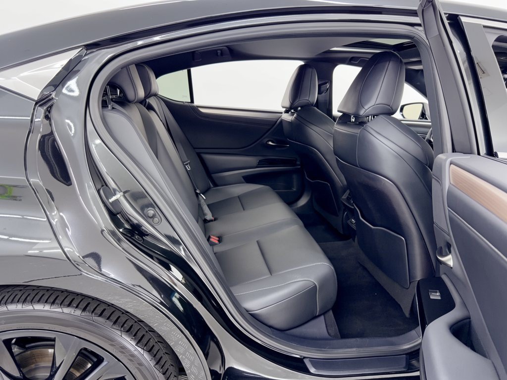 Certified 2024 Lexus ES 350 F Sport w/ Accessory Package (Z2) FWD image 30