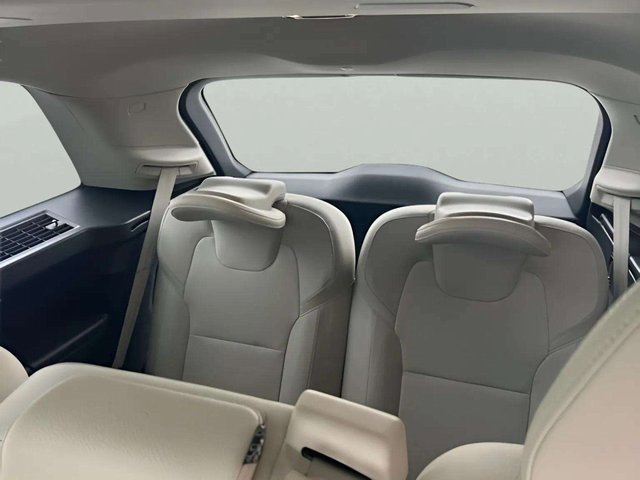 Used 2022 Volvo XC90 T5 Momentum w/ Climate Package image 15