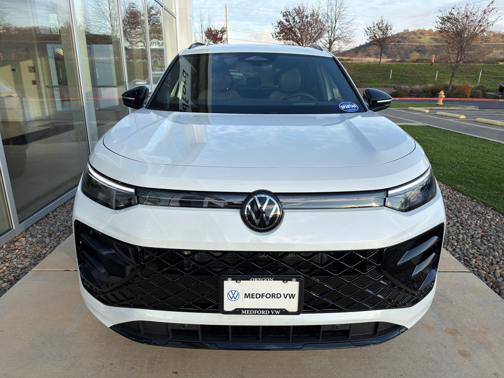 New 2026 Volkswagen Tiguan SE R-Line image 3