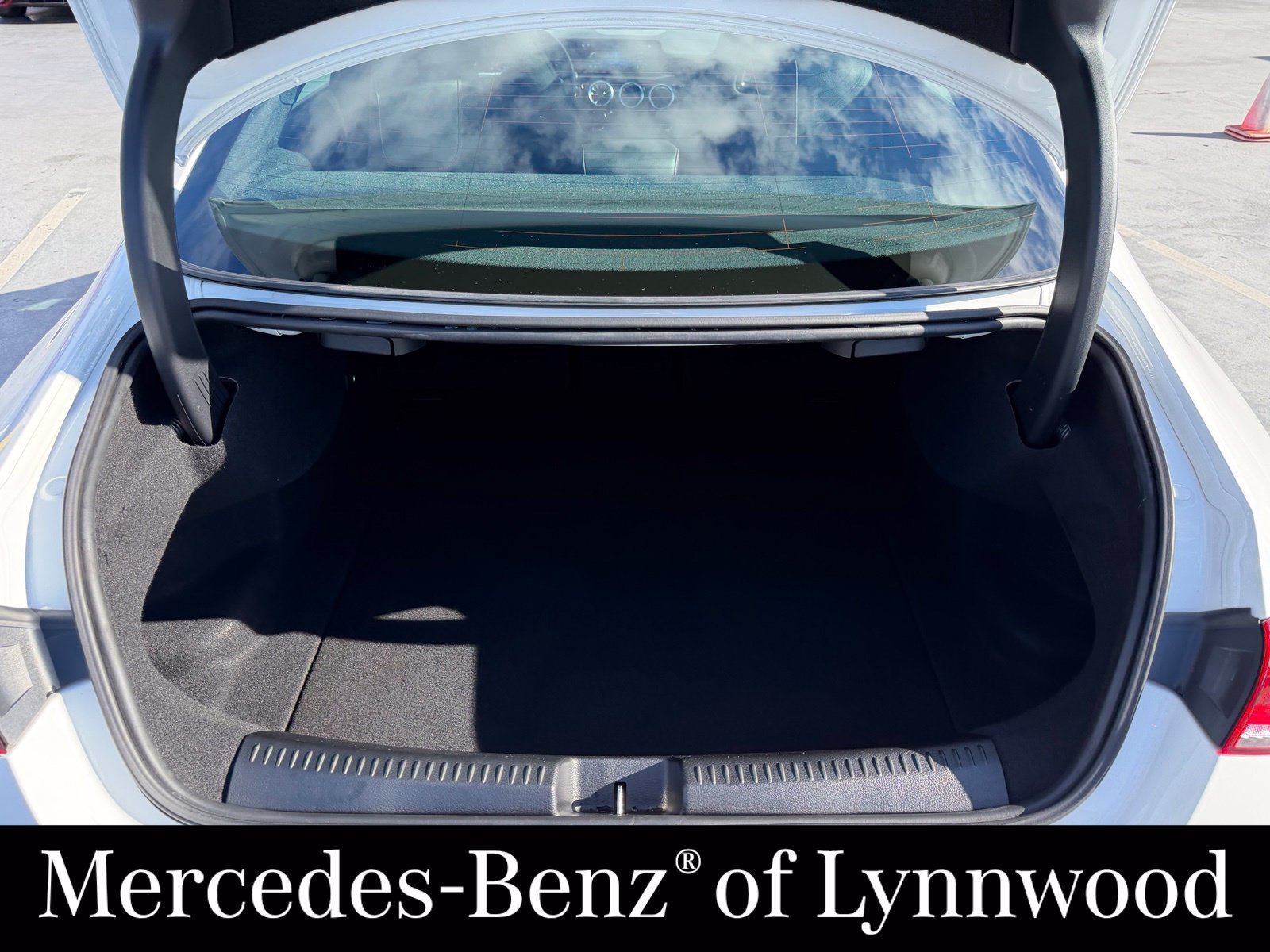 Used 2023 Mercedes-Benz CLA 250 4MATIC image 9