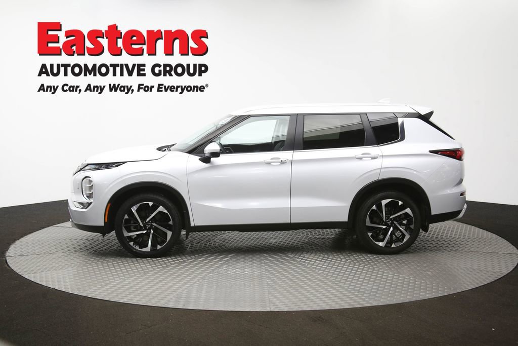 Used 2024 Mitsubishi Outlander SE image 59