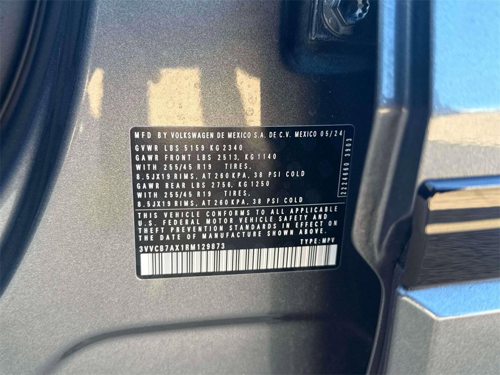 Used 2024 Volkswagen Tiguan SE R-Line image 10