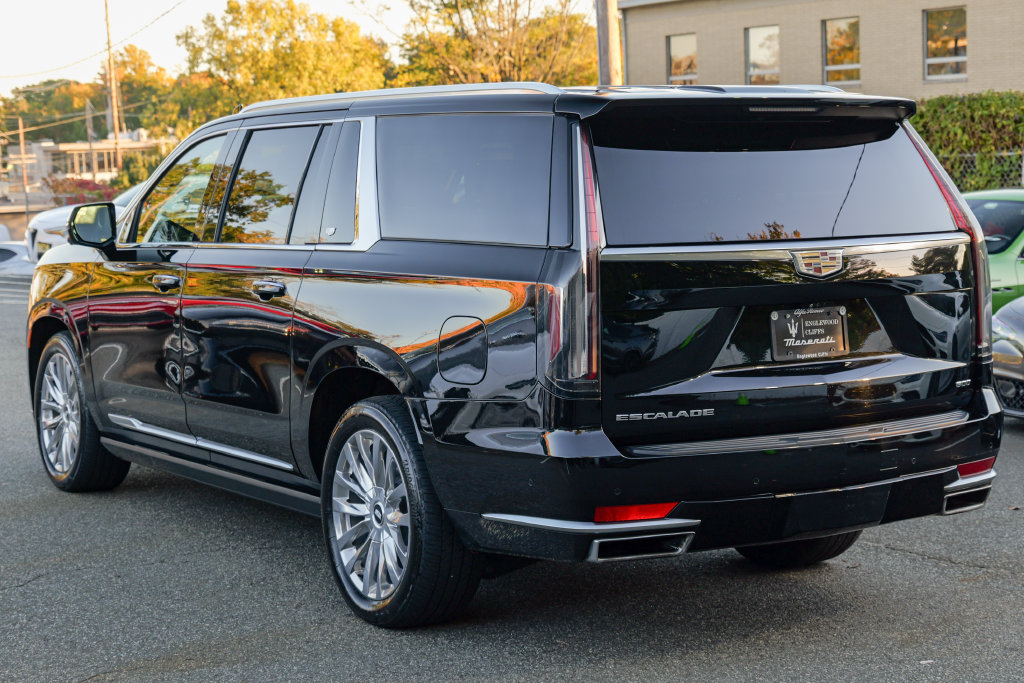 Used 2021 Cadillac Escalade ESV Premium Luxury w/ Driver Assist Tech Package AWD/4WD image 5