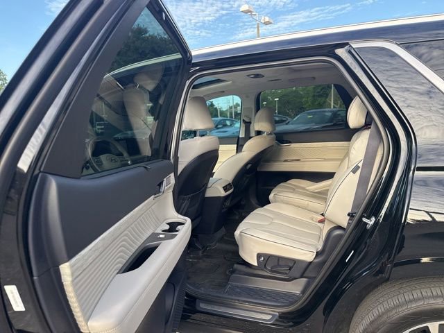 Used 2025 Hyundai Palisade Calligraphy FWD image 14