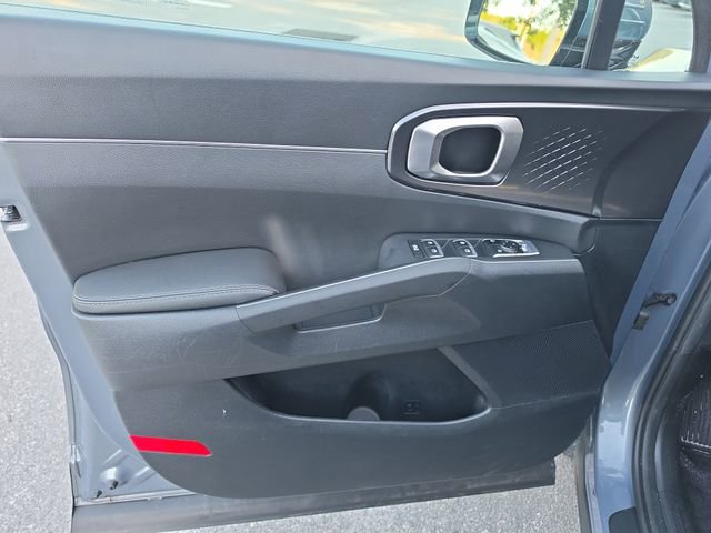 Certified 2025 Kia Sorento S FWD image 17