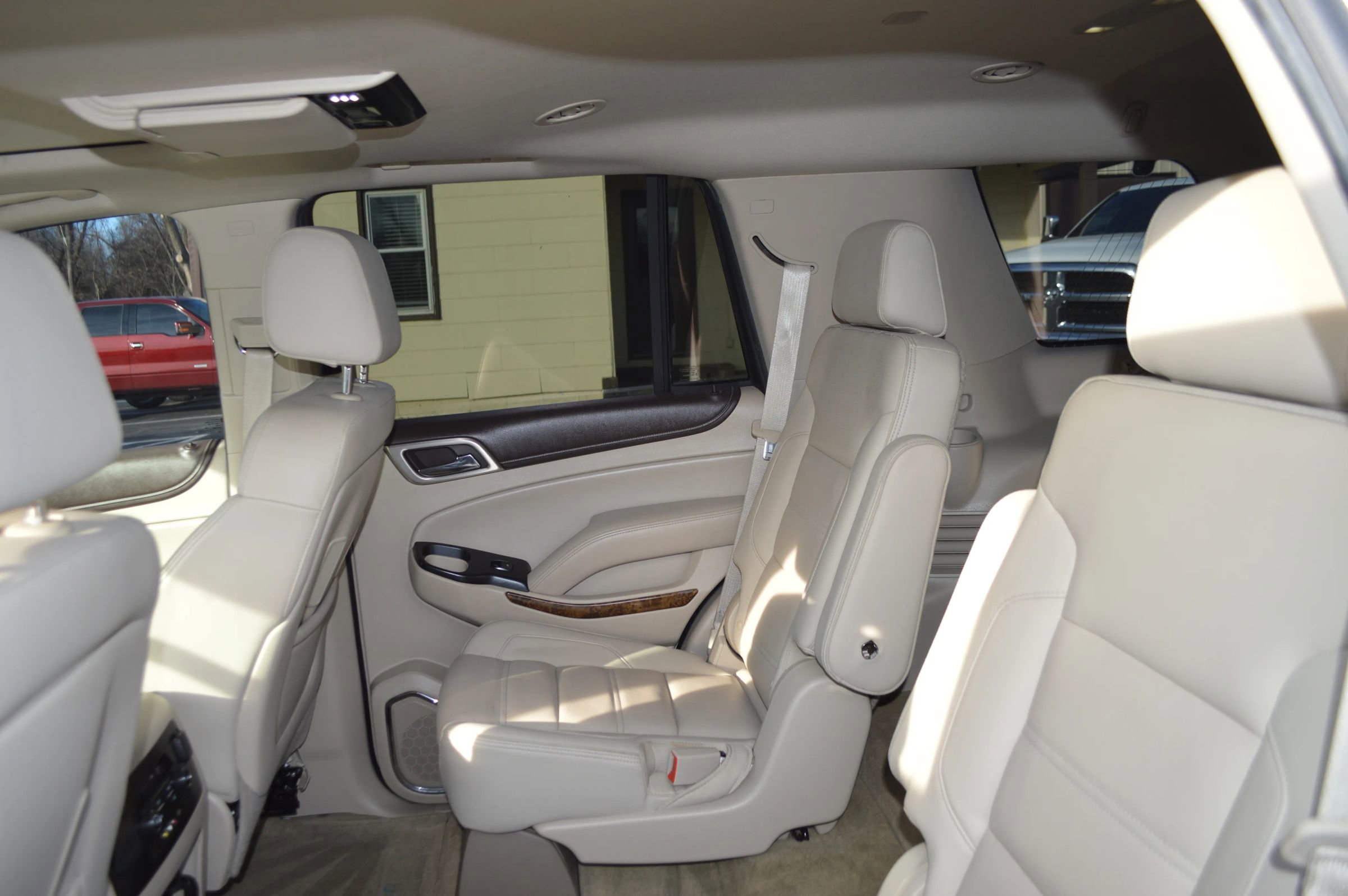 Used 2015 GMC Yukon Denali w/ Touring Package image 17