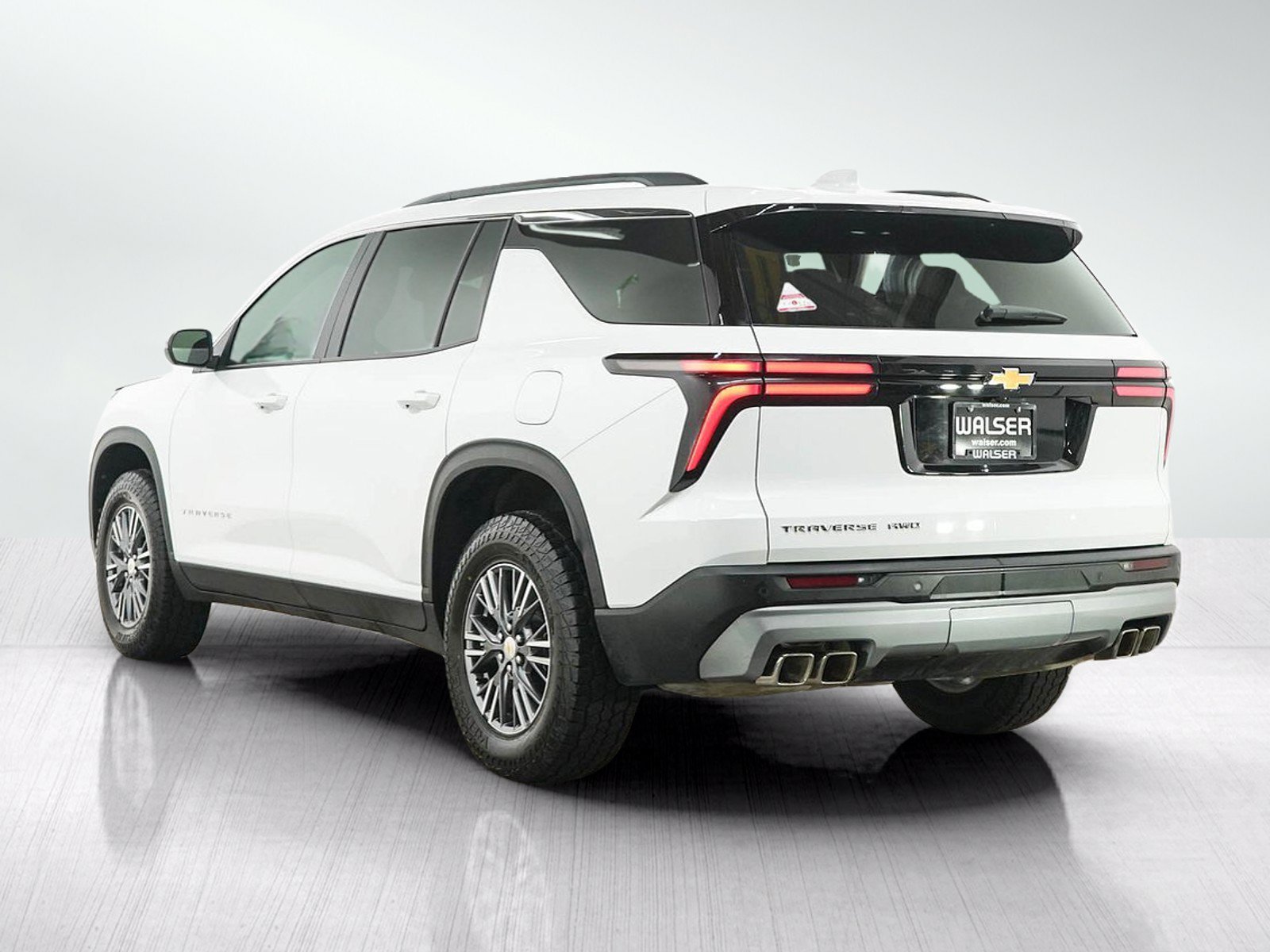 Used 2026 Chevrolet Traverse LT AWD/4WD image 3