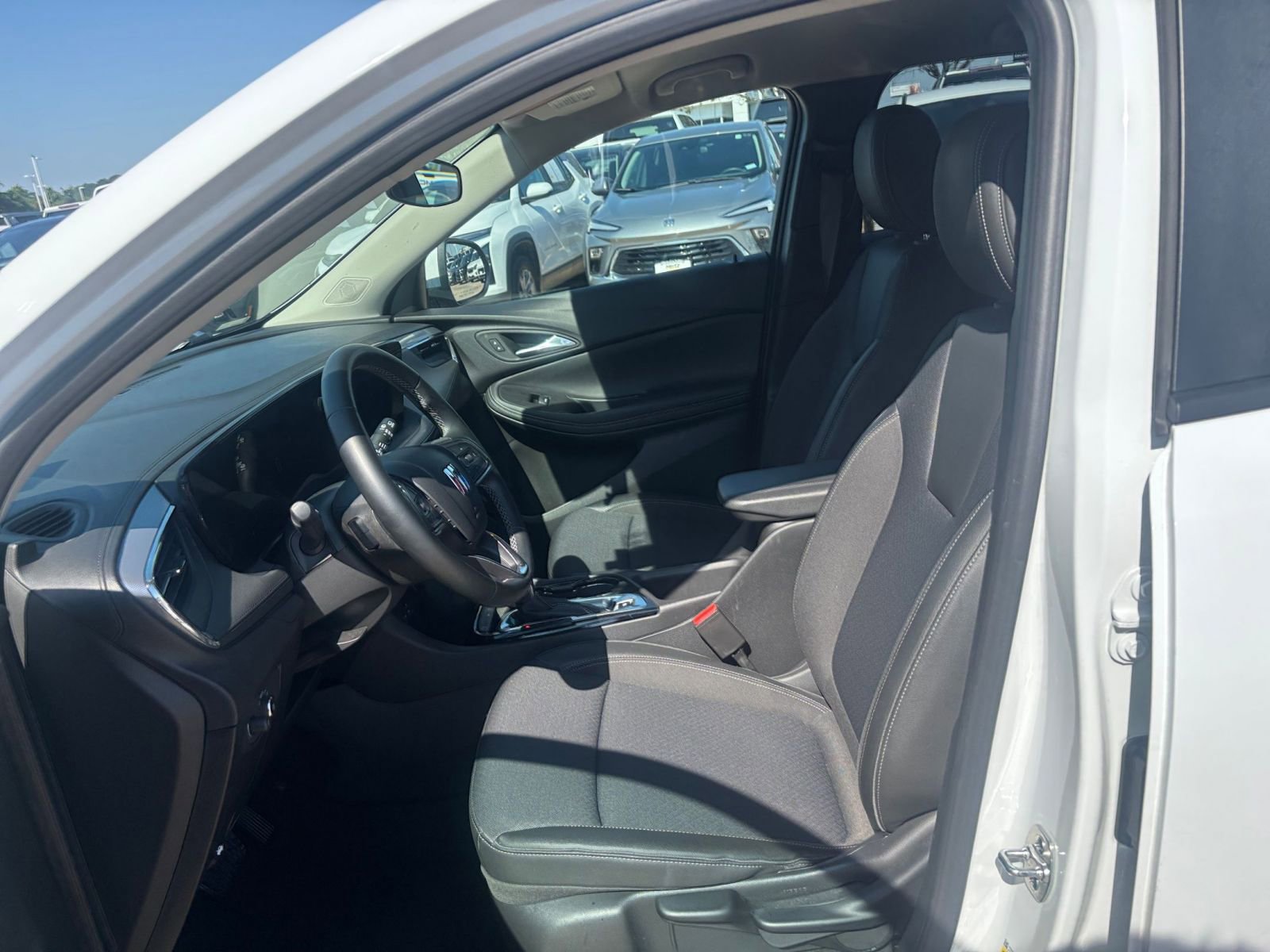 Used 2025 Buick Encore GX Preferred FWD image 25