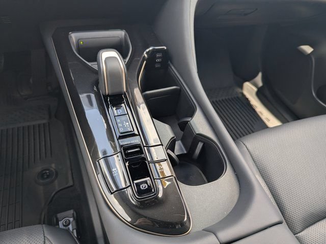 Used 2025 Toyota Crown Signia AWD/4WD image 26