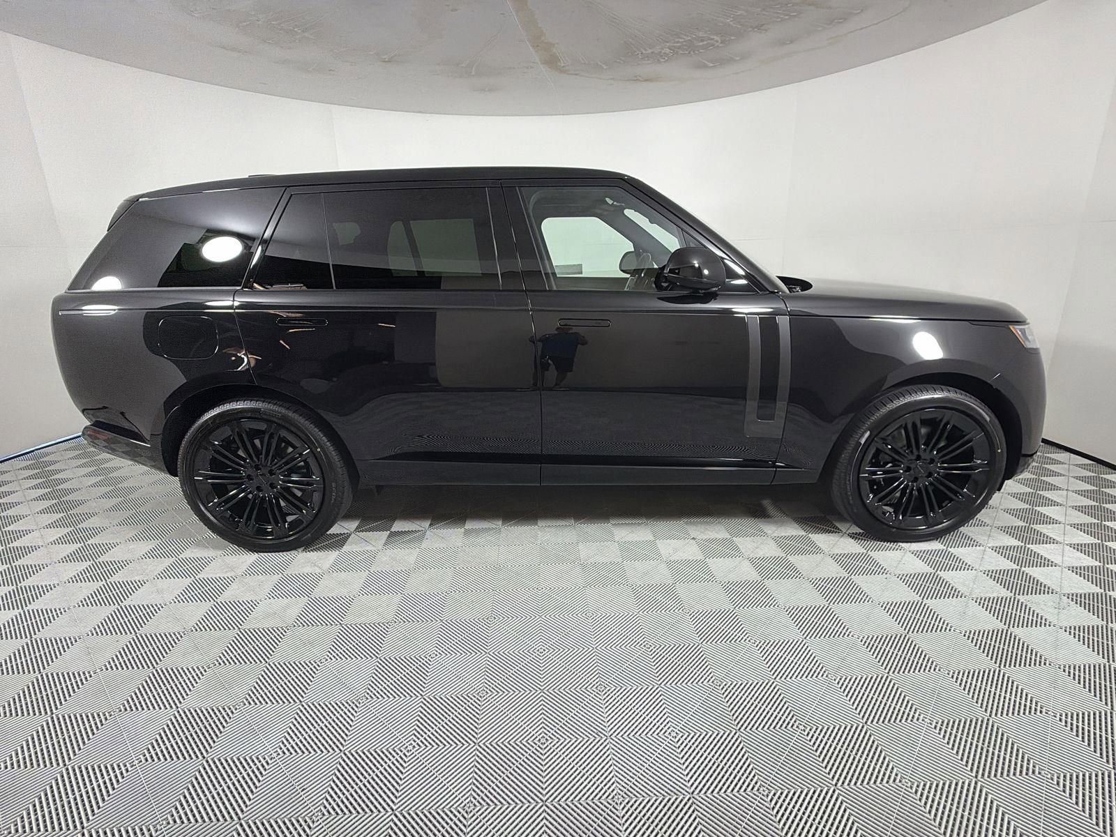New 2026 Land Rover Range Rover Long Wheelbase SE image 6