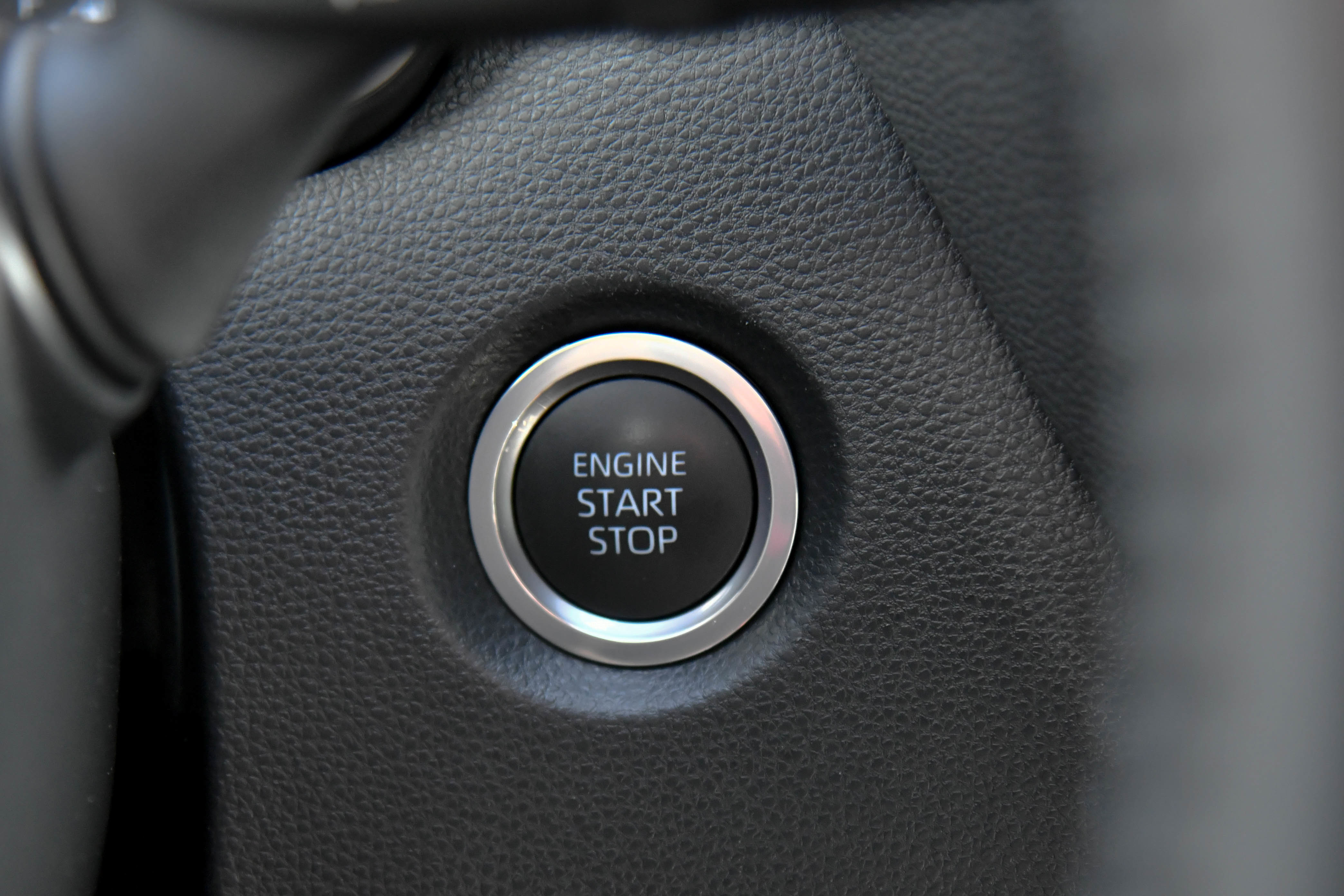 Used 2024 Toyota Corolla SE w/ SE Package image 31