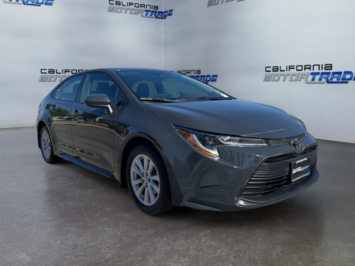 Used 2026 Toyota Corolla LE w/ LE Premium Package FWD image 3