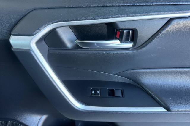 Certified 2021 Toyota RAV4 XLE AWD/4WD image 19