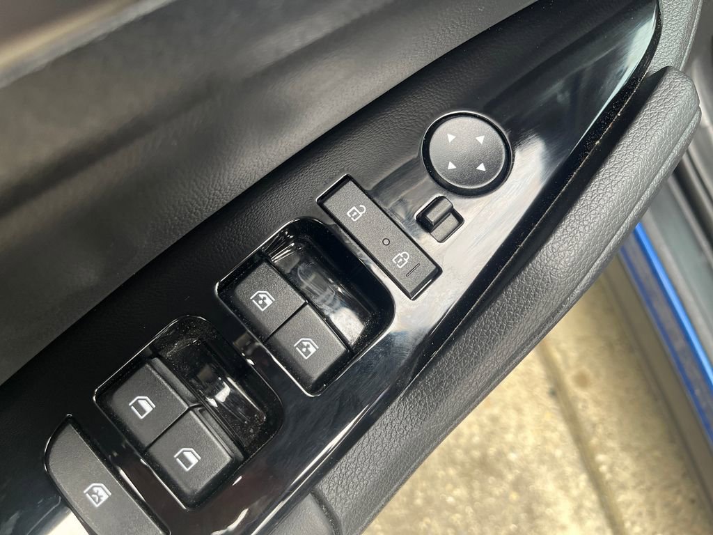 Used 2023 Kia Sportage EX image 13