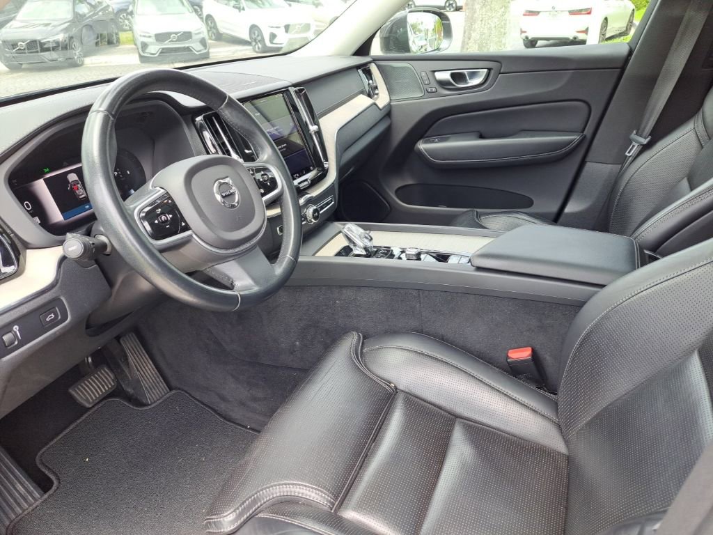Used 2022 Volvo XC60 B6 Inscription w/ Protection Package Premier image 13
