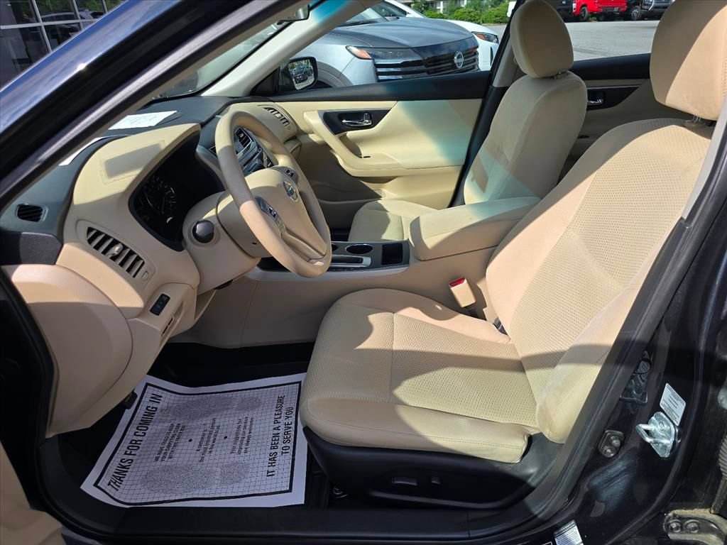 Used 2015 Nissan Altima 2.5 S w/ Sport Value Package FWD image 11