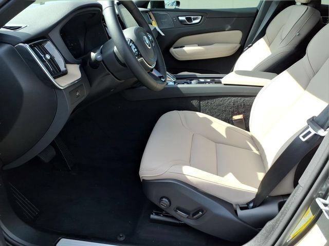 New 2026 Volvo XC60 B5 Plus w/ Climate Package AWD/4WD image 14