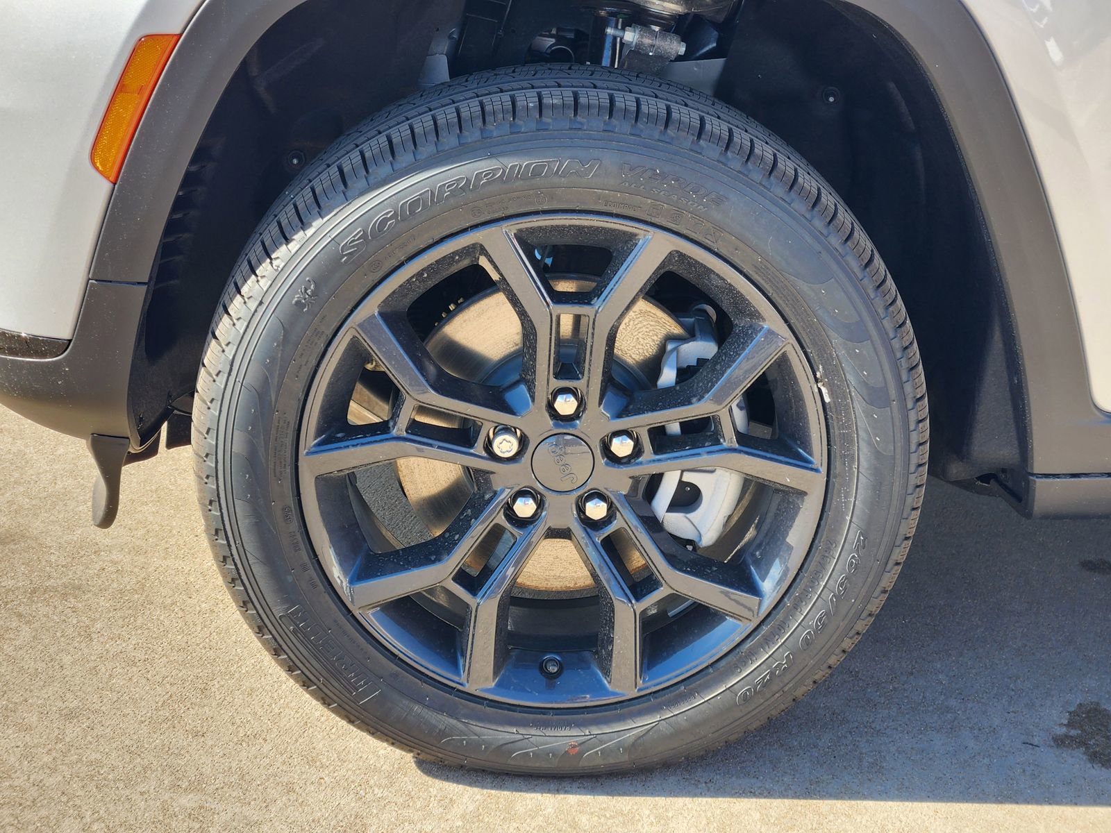 New 2025 Jeep Grand Cherokee L Limited image 11