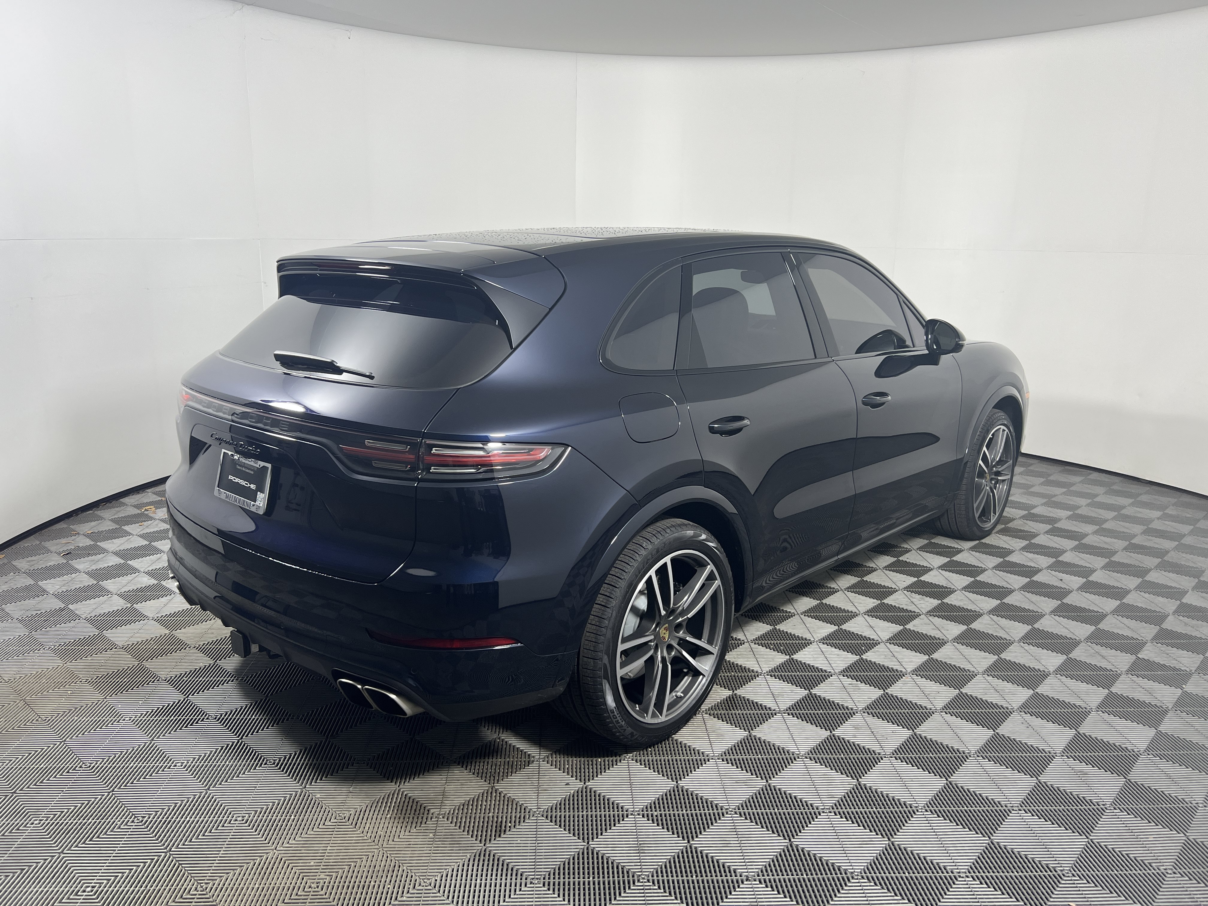Certified 2023 Porsche Cayenne Turbo AWD/4WD image 7