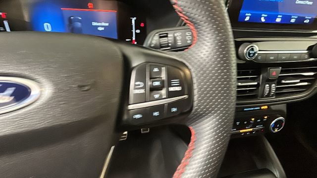 Used 2023 Ford Escape ST-Line AWD/4WD image 17
