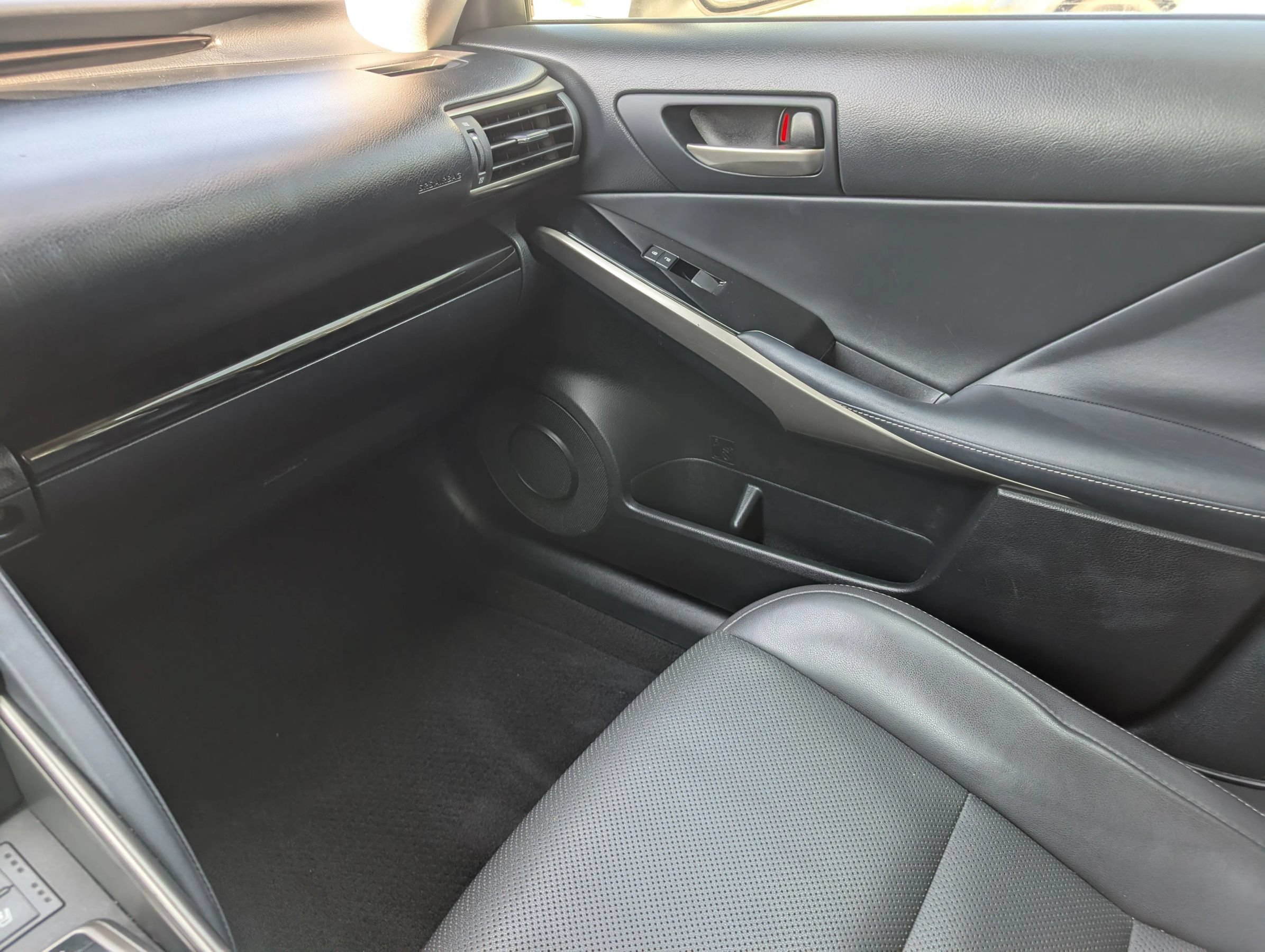 Used 2018 Lexus IS 300 w/ Comfort Package RWD image 32