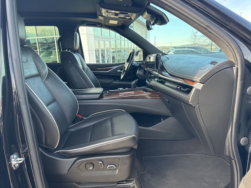 Used 2023 Cadillac Escalade Premium Luxury image 21