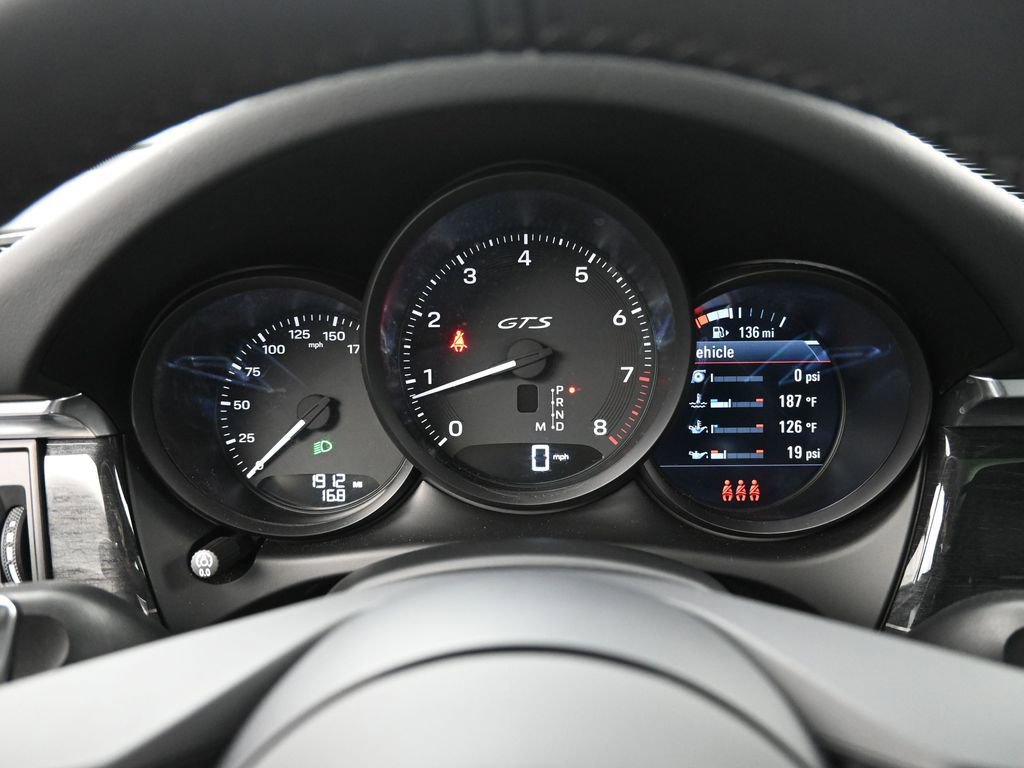 Certified 2025 Porsche Macan GTS image 11