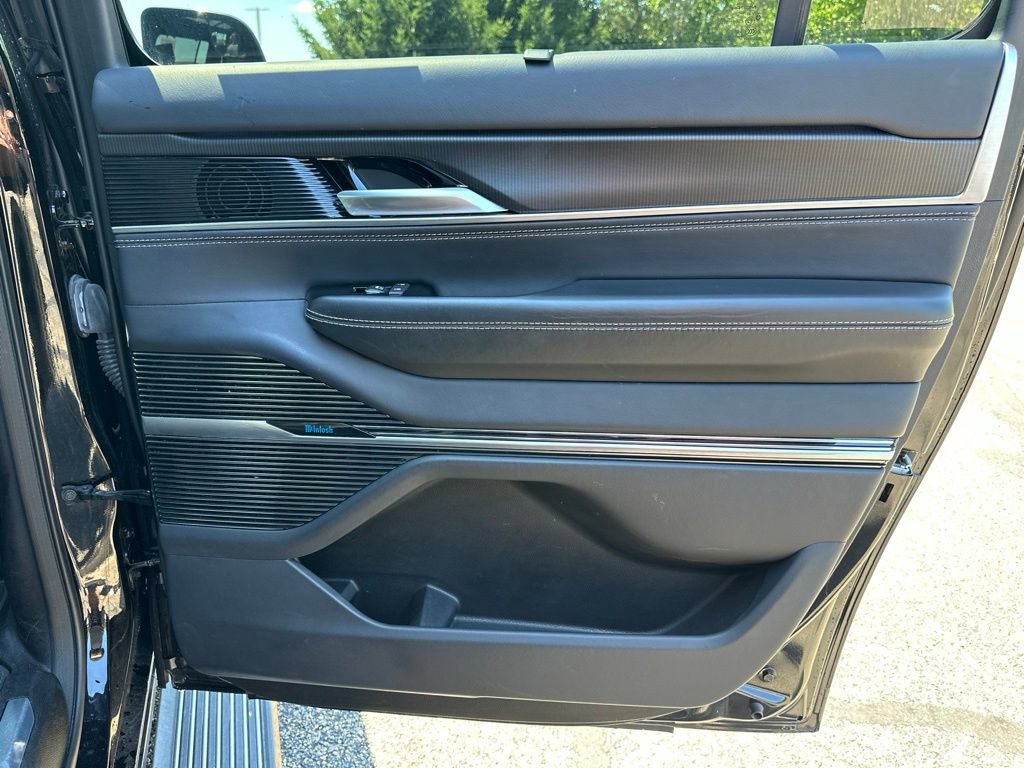 Used 2024 Jeep Grand Wagoneer L Series II w/ Quick Order Packagew 28T AWD/4WD image 30