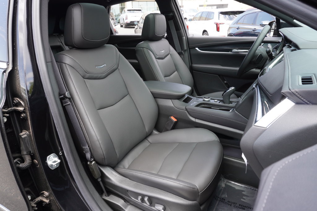 New 2025 Cadillac XT5 Premium Luxury w/ Technology Package FWD image 12