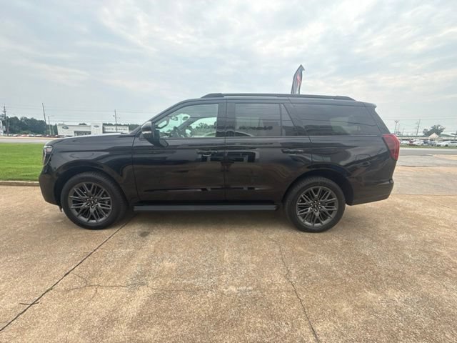 Used 2026 Ford Expedition Platinum w/ Stealth Appearance Package AWD/4WD image 5
